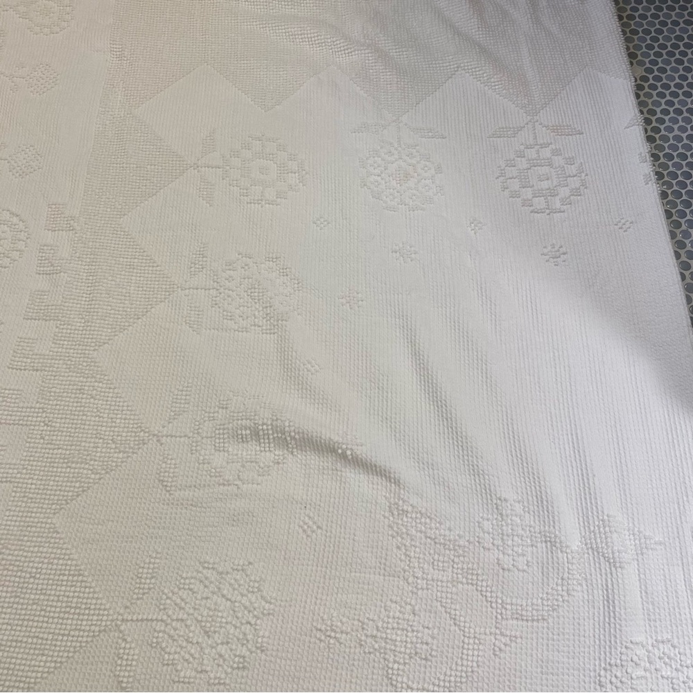 Bates of Maine Queen Elizabeth Cotton Matelasse King Size Bedspread White Cotton - Picture 8 of 16
